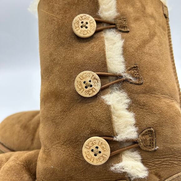 UGG Australia Bailey Button 1873 Chestnut Suede Sheepskin Lined Boots Size 6 - Picture 10 of 16